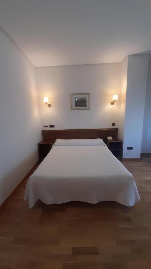 Hotel Las Moreras Леон Екстериор снимка