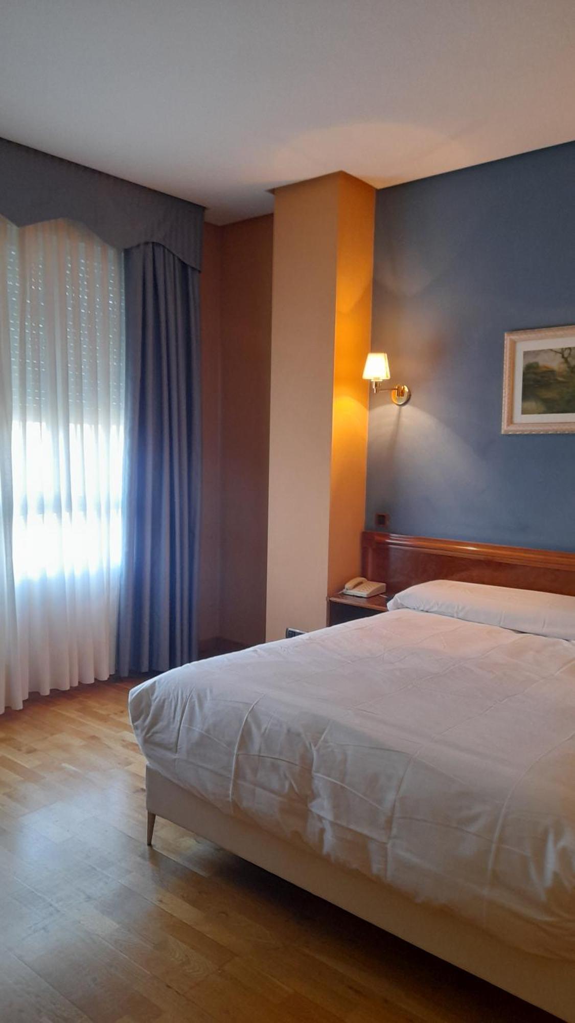 Hotel Las Moreras Леон Екстериор снимка