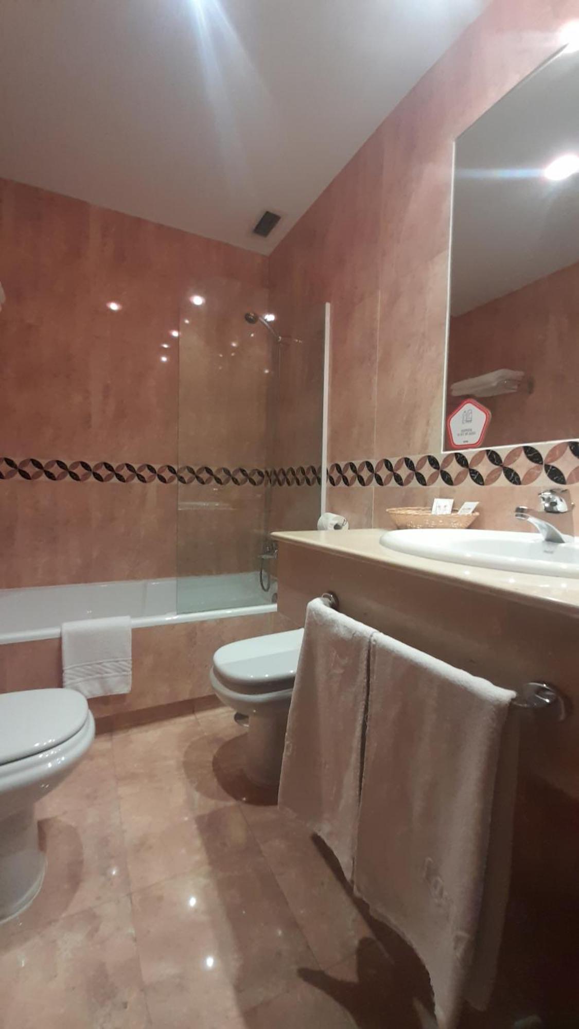 Hotel Las Moreras Леон Екстериор снимка