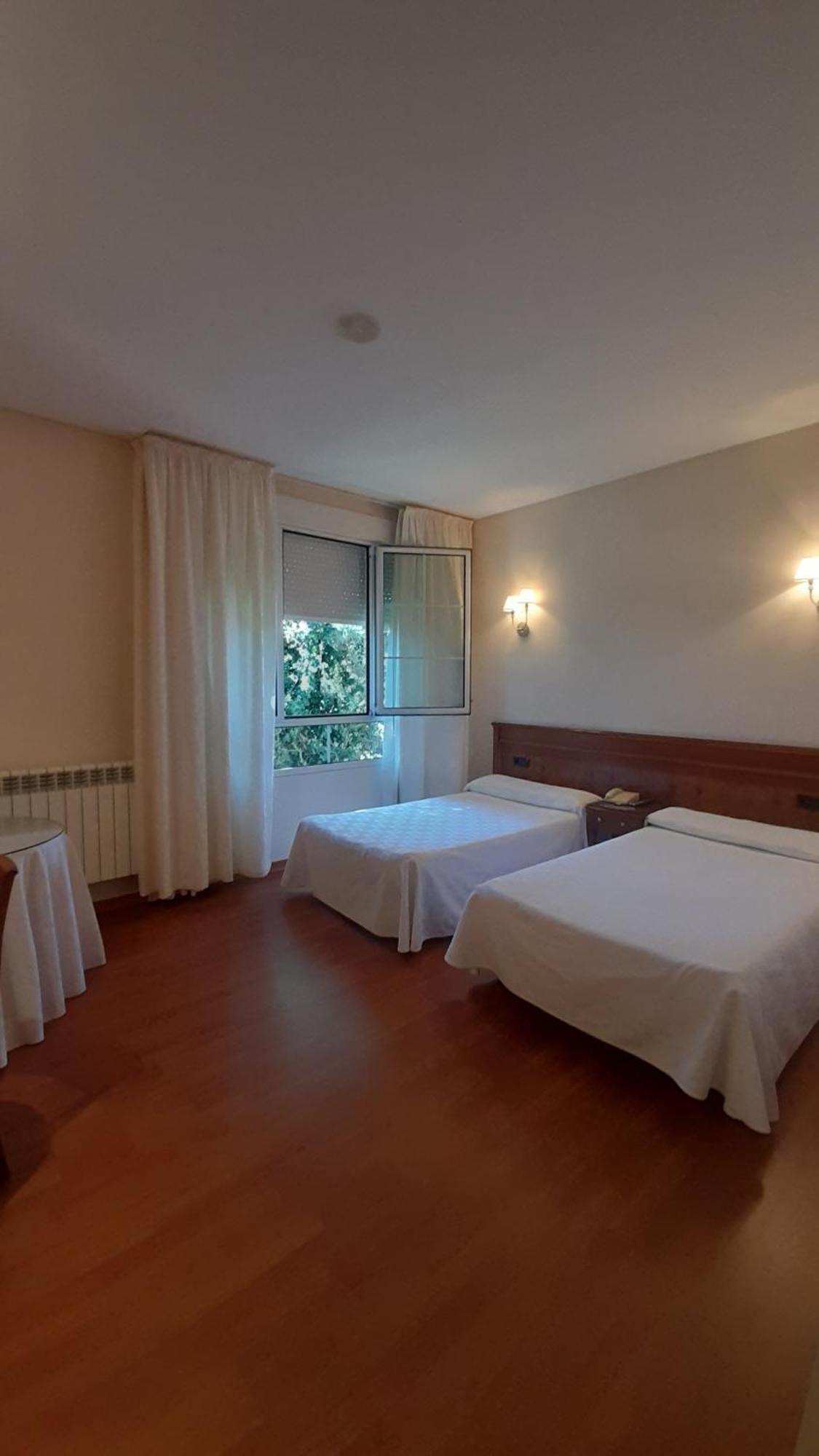 Hotel Las Moreras Леон Екстериор снимка